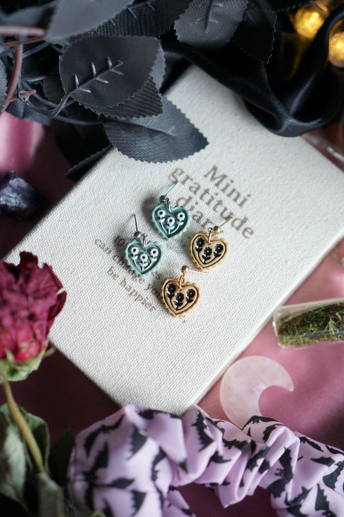 pendientes san valentin, joyas artesanales, pendientes negros, joyas dark, bisuteria celestial, artesana de madrid, pendientes hechos a mano, pendientes goticos, joyas para enamorado, joyas acero inoxidable, pendientes regalo mujer, joyas para novia, pendientes hechos a mano, joyas esotericas.