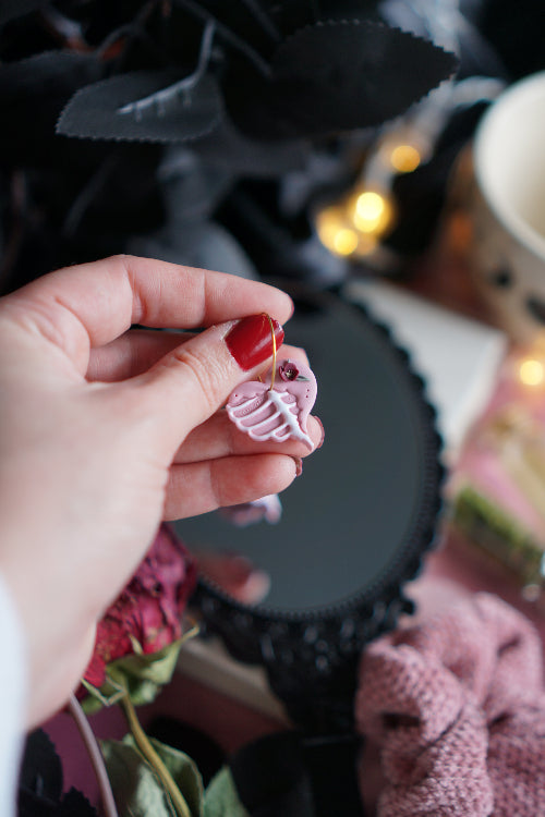 pendientes san valentin, joyas artesanales, pendientes negros, joyas dark, bisuteria celestial, artesana de madrid, pendientes hechos a mano, pendientes goticos, joyas para enamorado, joyas acero inoxidable, pendientes regalo mujer, joyas para novia, pendientes hechos a mano, joyas esotericas.