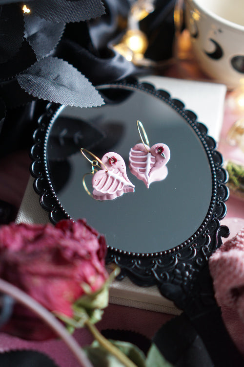 pendientes san valentin, joyas artesanales, pendientes negros, joyas dark, bisuteria celestial, artesana de madrid, pendientes hechos a mano, pendientes goticos, joyas para enamorado, joyas acero inoxidable, pendientes regalo mujer, joyas para novia, pendientes hechos a mano, joyas esotericas.