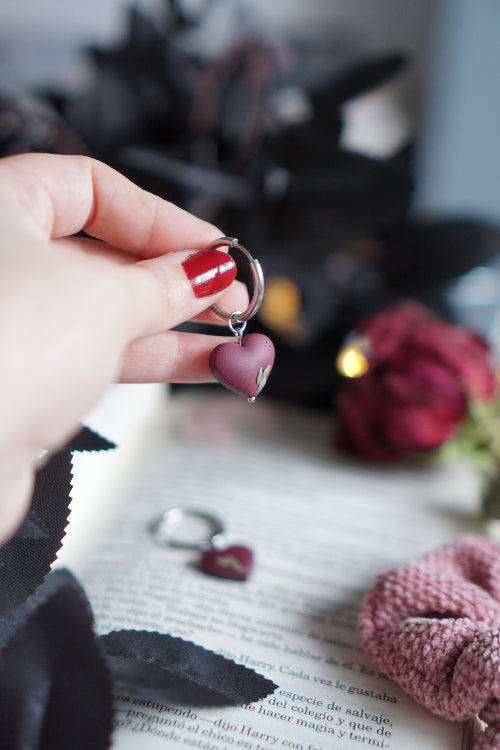 pendientes san valentin, joyas artesanales, pendientes negros, joyas dark, bisuteria celestial, artesana de madrid, pendientes hechos a mano, pendientes goticos, joyas para enamorado, joyas acero inoxidable, pendientes regalo mujer, joyas para novia, pendientes hechos a mano, joyas esotericas.