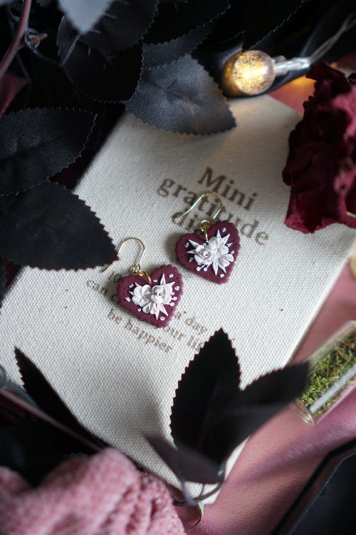 pendientes san valentin, joyas artesanales, pendientes negros, joyas dark, bisuteria celestial, artesana de madrid, pendientes hechos a mano, pendientes goticos, joyas para enamorado, joyas acero inoxidable, pendientes regalo mujer, joyas para novia, pendientes hechos a mano, joyas esotericas.