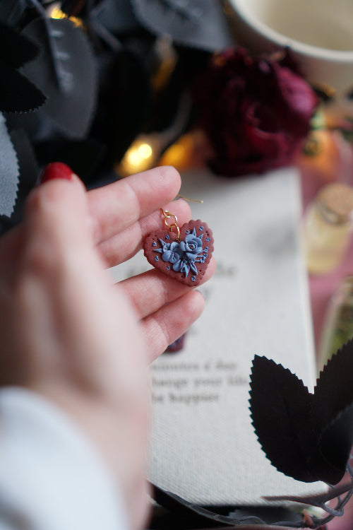 pendientes san valentin, joyas artesanales, pendientes negros, joyas dark, bisuteria celestial, artesana de madrid, pendientes hechos a mano, pendientes goticos, joyas para enamorado, joyas acero inoxidable, pendientes regalo mujer, joyas para novia, pendientes hechos a mano, joyas esotericas.