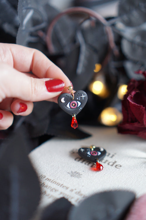 pendientes san valentin, joyas artesanales, pendientes negros, joyas dark, bisuteria celestial, artesana de madrid, pendientes hechos a mano, pendientes goticos, joyas para enamorado, joyas acero inoxidable, pendientes regalo mujer, joyas para novia, pendientes hechos a mano, joyas esotericas.