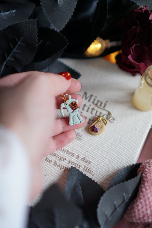 pendientes san valentin, joyas artesanales, pendientes negros, joyas dark, bisuteria celestial, artesana de madrid, pendientes hechos a mano, pendientes goticos, joyas para enamorado, joyas acero inoxidable, pendientes regalo mujer, joyas para novia, pendientes hechos a mano, joyas esotericas.