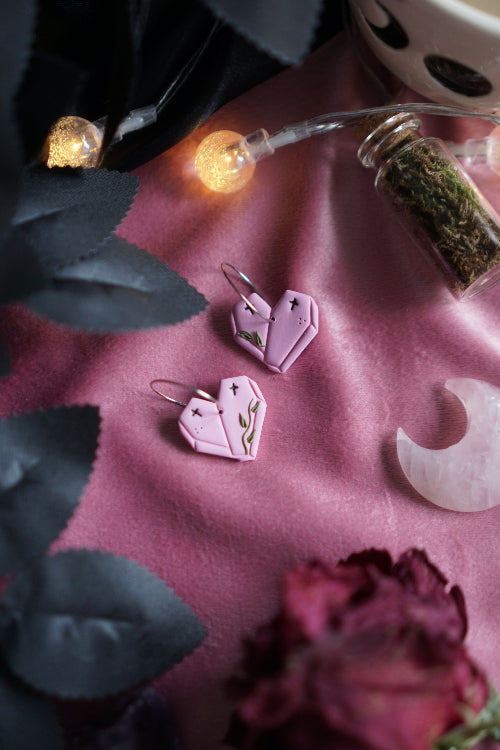 pendientes san valentin, joyas artesanales, pendientes negros, joyas dark, bisuteria celestial, artesana de madrid, pendientes hechos a mano, pendientes goticos, joyas para enamorado, joyas acero inoxidable, pendientes regalo mujer, joyas para novia, pendientes hechos a mano, joyas esotericas.