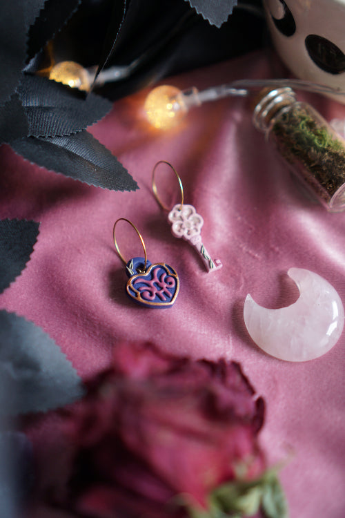 pendientes san valentin, joyas artesanales, pendientes negros, joyas dark, bisuteria celestial, artesana de madrid, pendientes hechos a mano, pendientes goticos, joyas para enamorado, joyas acero inoxidable, pendientes regalo mujer, joyas para novia, pendientes hechos a mano, joyas esotericas.