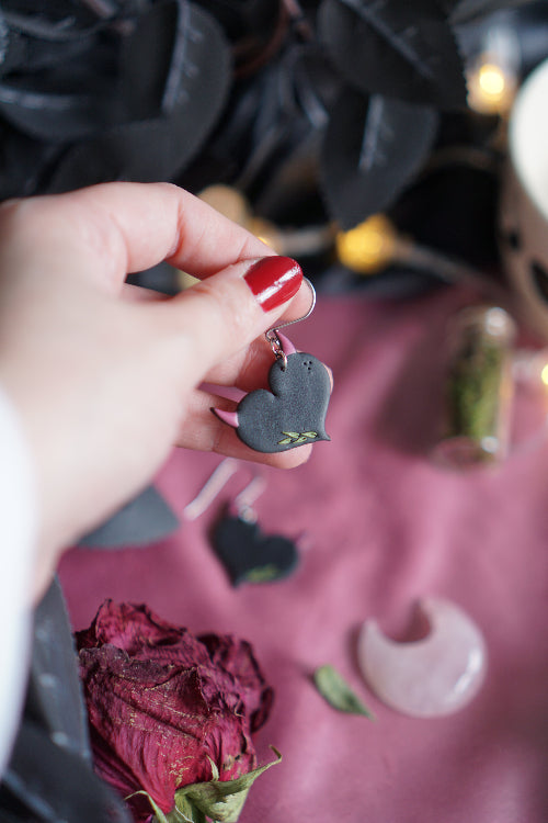 pendientes san valentin, joyas artesanales, pendientes negros, joyas dark, bisuteria celestial, artesana de madrid, pendientes hechos a mano, pendientes goticos, joyas para enamorado, joyas acero inoxidable, pendientes regalo mujer, joyas para novia, pendientes hechos a mano, joyas esotericas.