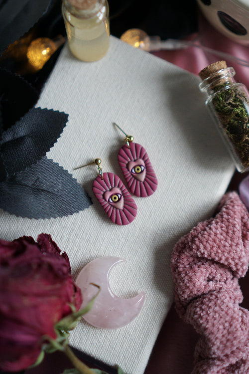 pendientes san valentin, joyas artesanales, pendientes negros, joyas dark, bisuteria celestial, artesana de madrid, pendientes hechos a mano, pendientes goticos, joyas para enamorado, joyas acero inoxidable, pendientes regalo mujer, joyas para novia, pendientes hechos a mano, joyas esotericas.