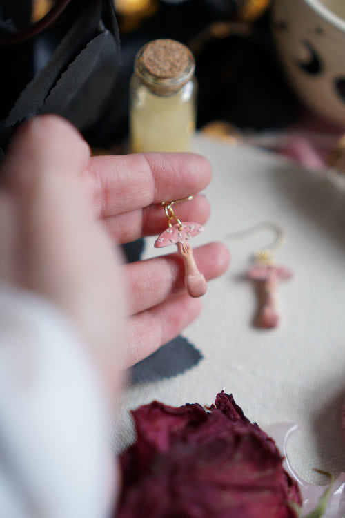 pendientes san valentin, joyas artesanales, pendientes negros, joyas dark, bisuteria celestial, artesana de madrid, pendientes hechos a mano, pendientes goticos, joyas para enamorado, joyas acero inoxidable, pendientes regalo mujer, joyas para novia, pendientes hechos a mano, joyas esotericas.