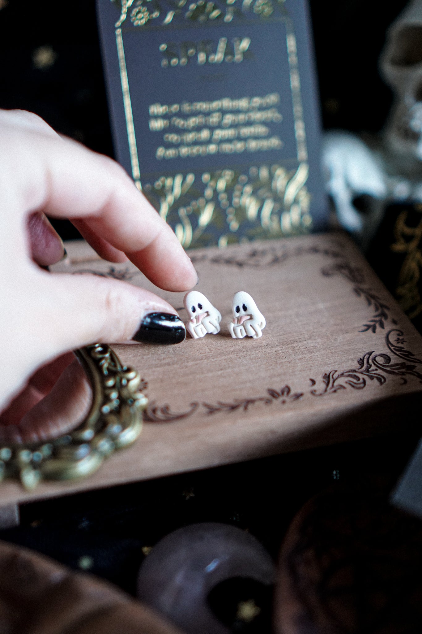 The Mini Reading Ghost
