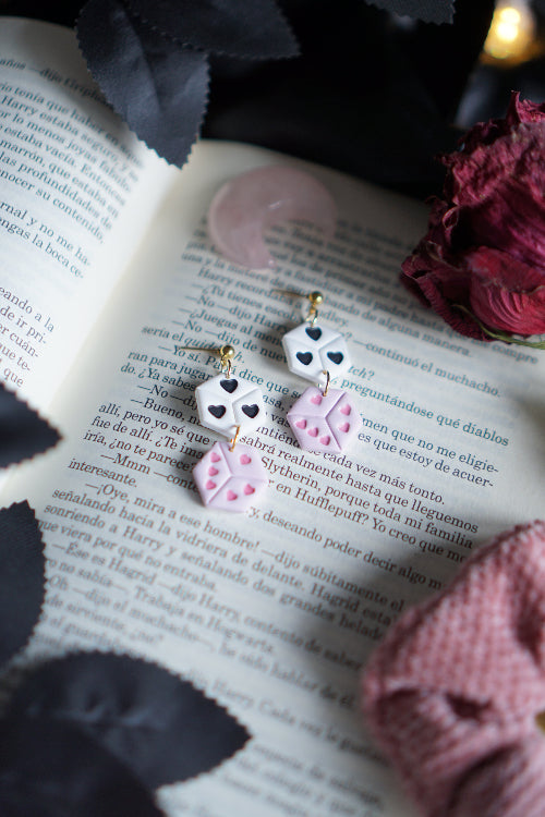pendientes san valentin, joyas artesanales, pendientes negros, joyas dark, bisuteria celestial, artesana de madrid, pendientes hechos a mano, pendientes goticos, joyas para enamorado, joyas acero inoxidable, pendientes regalo mujer, joyas para novia, pendientes hechos a mano, joyas esotericas.