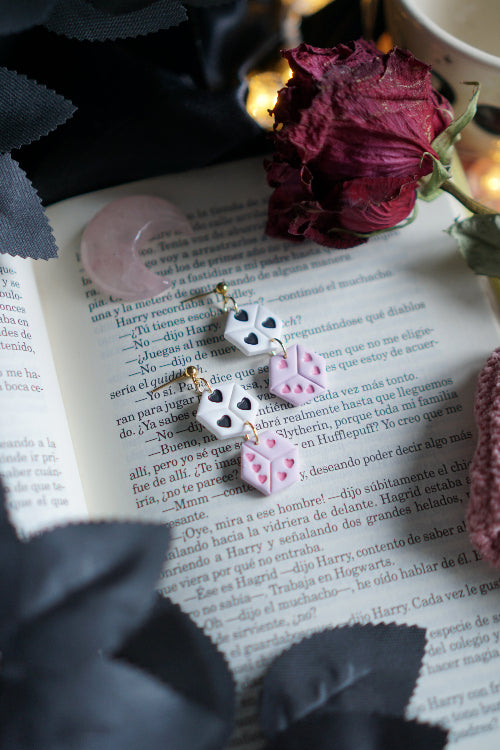 pendientes san valentin, joyas artesanales, pendientes negros, joyas dark, bisuteria celestial, artesana de madrid, pendientes hechos a mano, pendientes goticos, joyas para enamorado, joyas acero inoxidable, pendientes regalo mujer, joyas para novia, pendientes hechos a mano, joyas esotericas.