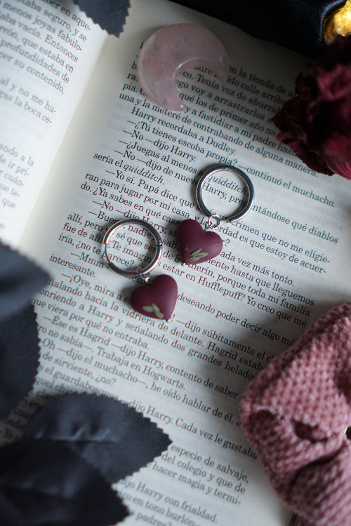 pendientes san valentin, joyas artesanales, pendientes negros, joyas dark, bisuteria celestial, artesana de madrid, pendientes hechos a mano, pendientes goticos, joyas para enamorado, joyas acero inoxidable, pendientes regalo mujer, joyas para novia, pendientes hechos a mano, joyas esotericas.