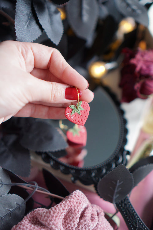 pendientes san valentin, joyas artesanales, pendientes negros, joyas dark, bisuteria celestial, artesana de madrid, pendientes hechos a mano, pendientes goticos, joyas para enamorado, joyas acero inoxidable, pendientes regalo mujer, joyas para novia, pendientes hechos a mano, joyas esotericas.