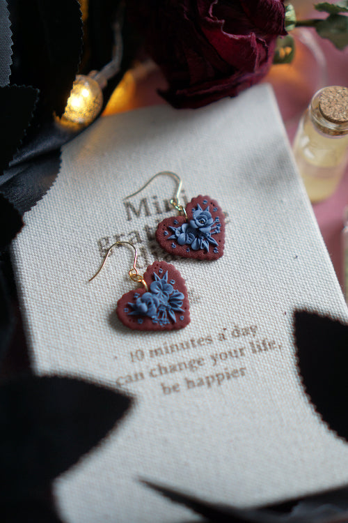 pendientes san valentin, joyas artesanales, pendientes negros, joyas dark, bisuteria celestial, artesana de madrid, pendientes hechos a mano, pendientes goticos, joyas para enamorado, joyas acero inoxidable, pendientes regalo mujer, joyas para novia, pendientes hechos a mano, joyas esotericas.