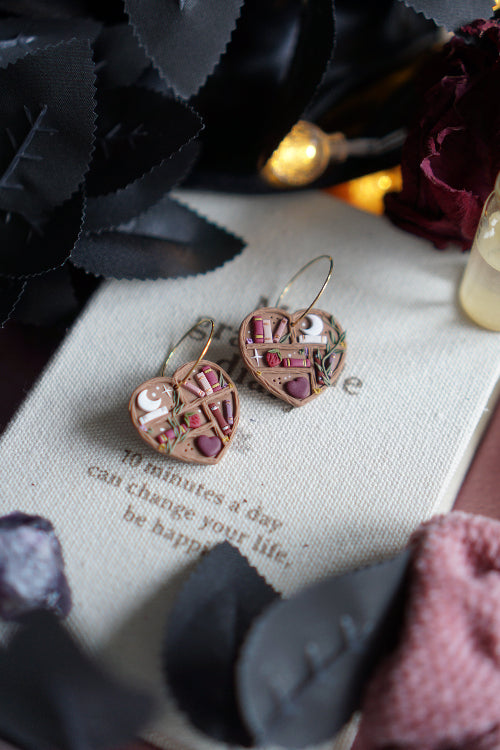 pendientes san valentin, joyas artesanales, pendientes negros, joyas dark, bisuteria celestial, artesana de madrid, pendientes hechos a mano, pendientes goticos, joyas para enamorado, joyas acero inoxidable, pendientes regalo mujer, joyas para novia, pendientes hechos a mano, joyas esotericas.