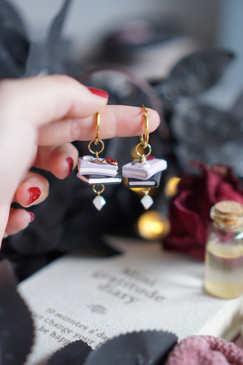 pendientes san valentin, joyas artesanales, pendientes negros, joyas dark, bisuteria celestial, artesana de madrid, pendientes hechos a mano, pendientes goticos, joyas para enamorado, joyas acero inoxidable, pendientes regalo mujer, joyas para novia, pendientes hechos a mano, joyas esotericas.
