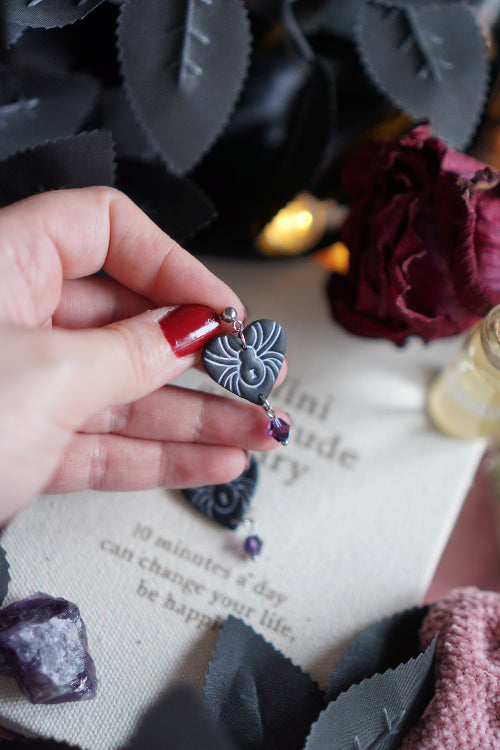 pendientes san valentin, joyas artesanales, pendientes negros, joyas dark, bisuteria celestial, artesana de madrid, pendientes hechos a mano, pendientes goticos, joyas para enamorado, joyas acero inoxidable, pendientes regalo mujer, joyas para novia, pendientes hechos a mano, joyas esotericas.