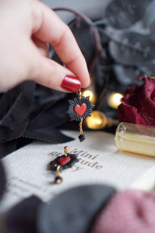 pendientes san valentin, joyas artesanales, pendientes negros, joyas dark, bisuteria celestial, artesana de madrid, pendientes hechos a mano, pendientes goticos, joyas para enamorado, joyas acero inoxidable, pendientes regalo mujer, joyas para novia, pendientes hechos a mano, joyas esotericas.
