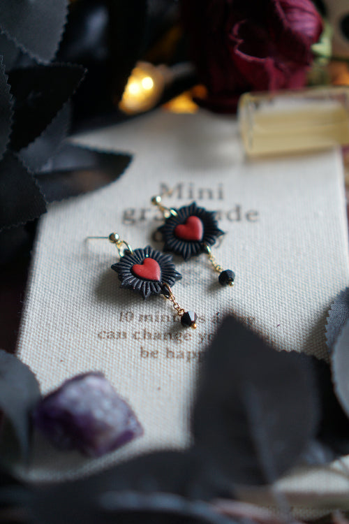 pendientes san valentin, joyas artesanales, pendientes negros, joyas dark, bisuteria celestial, artesana de madrid, pendientes hechos a mano, pendientes goticos, joyas para enamorado, joyas acero inoxidable, pendientes regalo mujer, joyas para novia, pendientes hechos a mano, joyas esotericas.