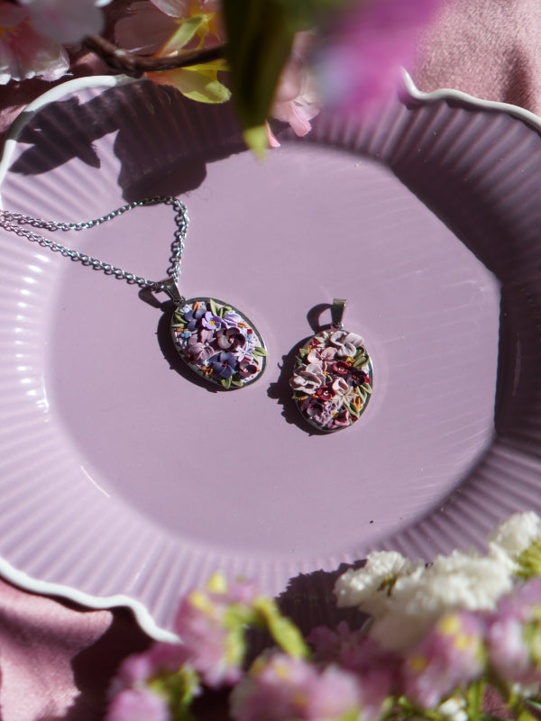 The Blooming Necklace