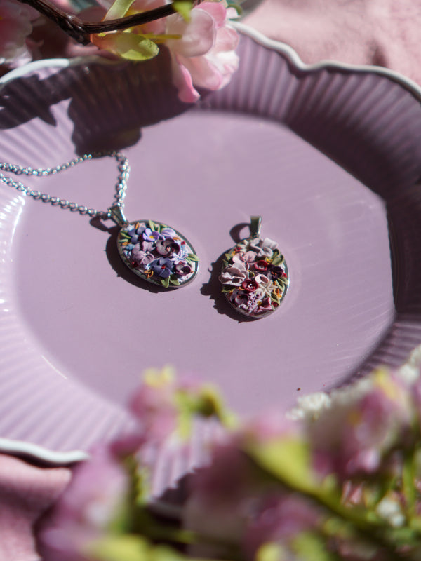 The Blooming Necklace