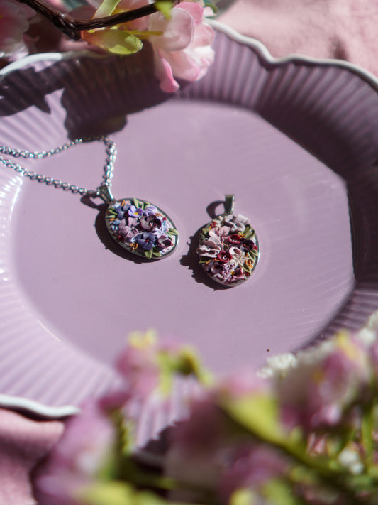 The Blooming Necklace