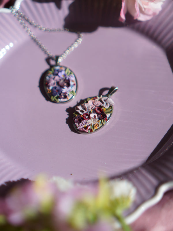 The Blooming Necklace