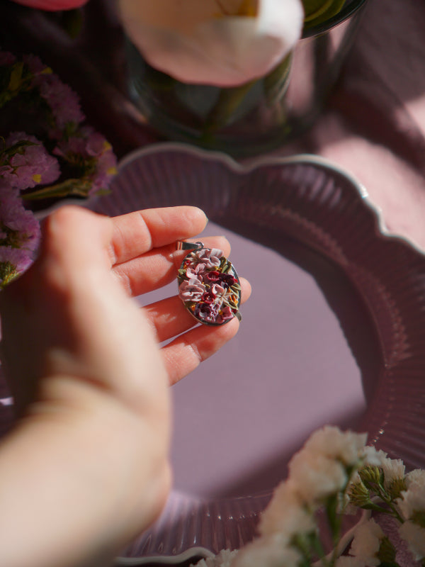 The Blooming Necklace