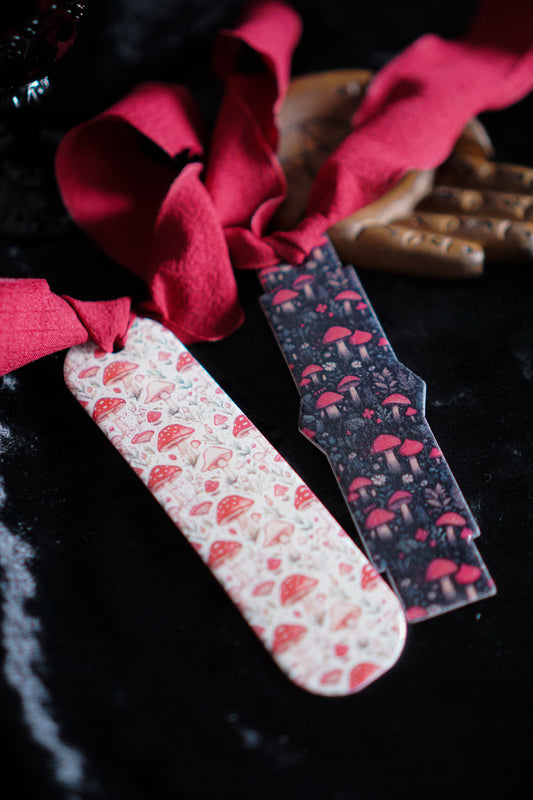 The Fall Bookmark- Punto de libro