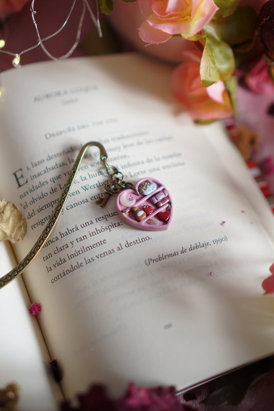 Punto de libro / The Love Shelf