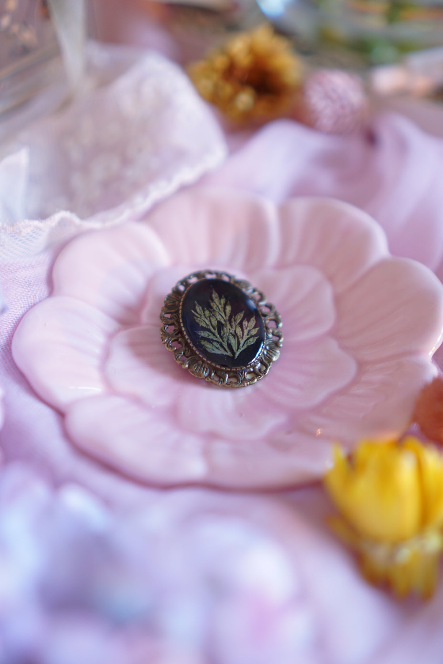 The Camafeo (flores secas).