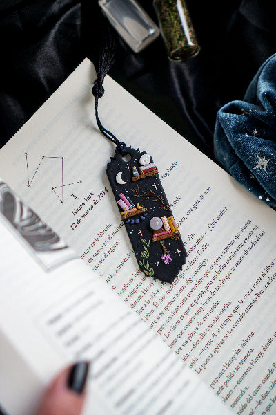 Black Shelf . Bookmark